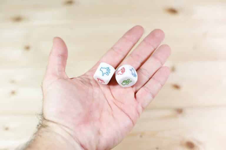 Pack de 2 dados para jugar a "Piedra, papel y tijeras"